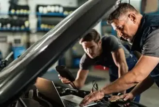 Mantenimiento de autos eléctricos: ¿qué revisiones necesita tu vehículo?
