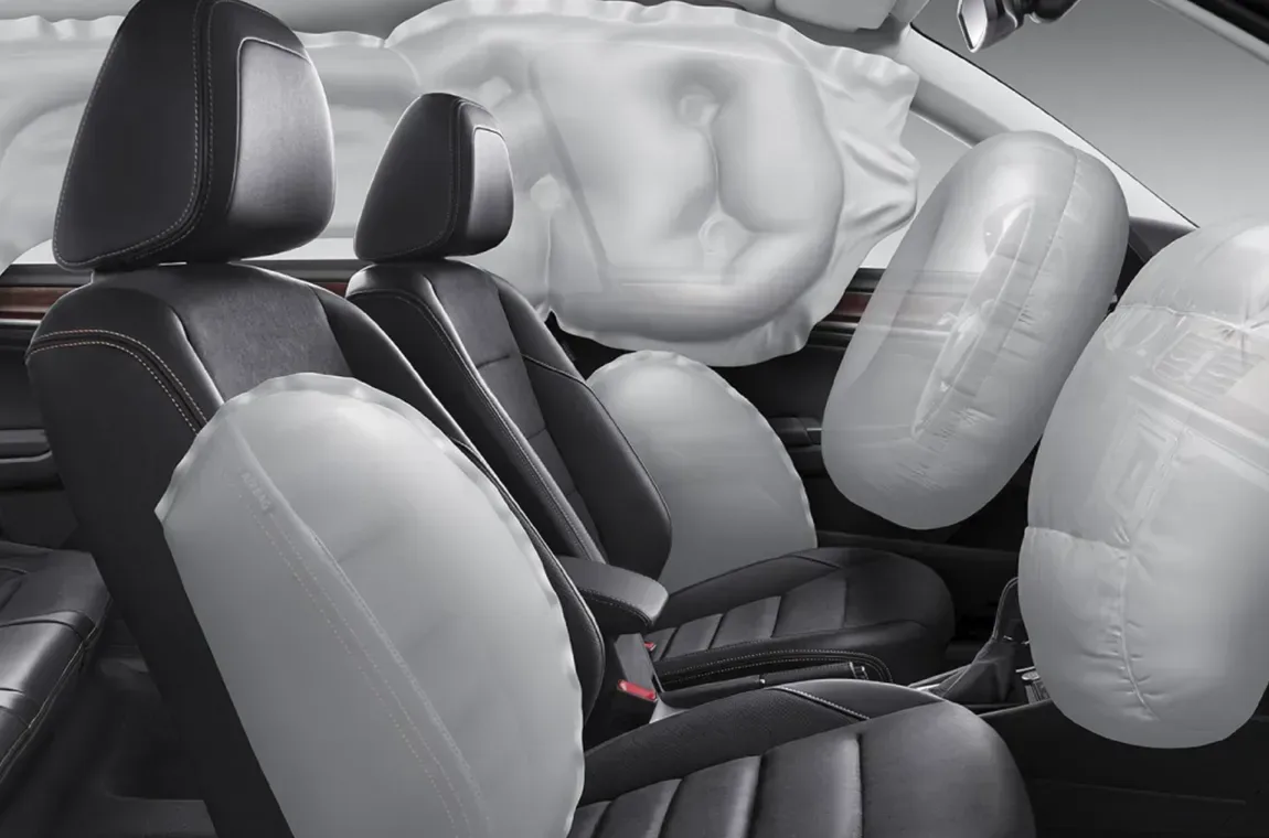 AIRBAG, APOYA CABEZAS, CINTURON DE 3  PUNTAS E ISOFIX